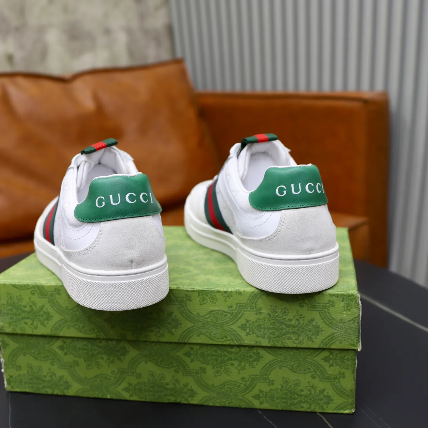 Ex-factory price: 440💰🙅‍♂️🙅‍♂️🙅‍♂️ Brand: GUCCI Standard code: 38-44 (45 customized) Grade: Same as the official website Material: Original material splicing Comfortable and breathable lining Lightweight and wear-resistant sports outsole Style category: Men's fashionable casual shoes Running sneakers Distinguished luxury brand elements Top luxury Color: actual picture color